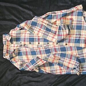 Plaid long sleeve flannel shirt